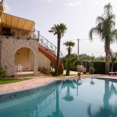 Libeccio With Shared Swimming Pool, At 200 Meters From The Beach, Solarium And Private Parking Vakantiehuis *
