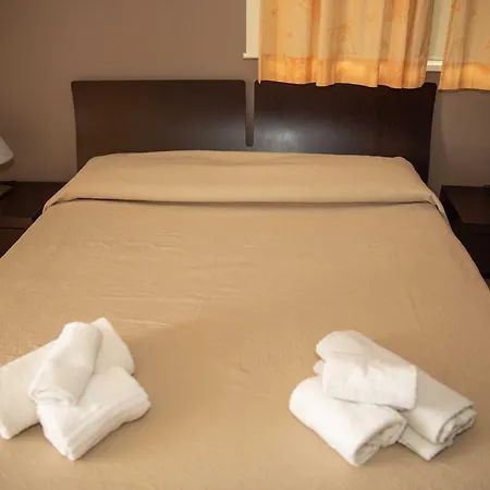 Libeccio With Shared Swimming Pool, At 200 Meters From The Beach, Solarium And Private Parking *