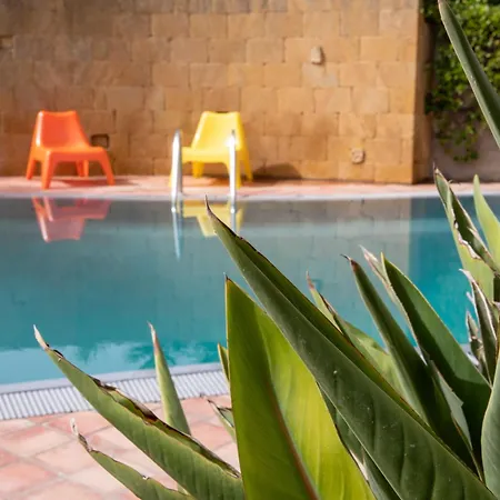 Libeccio With Shared Swimming Pool, At 200 Meters From The Beach, Solarium And Private Parking Vakantiehuis